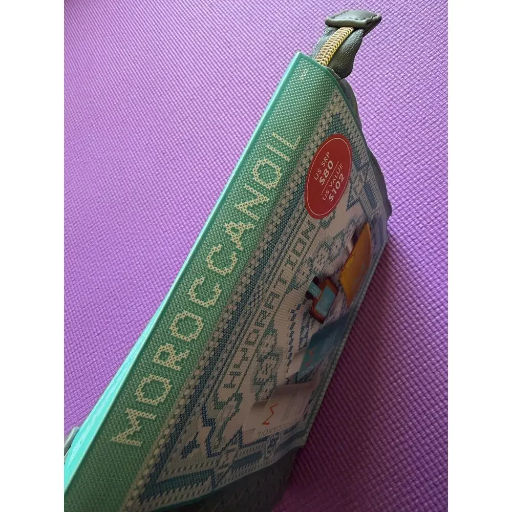 New $102 Moroccanoil Holiday 2025 Hydration Hair Set with Bag Shampoo Treatment